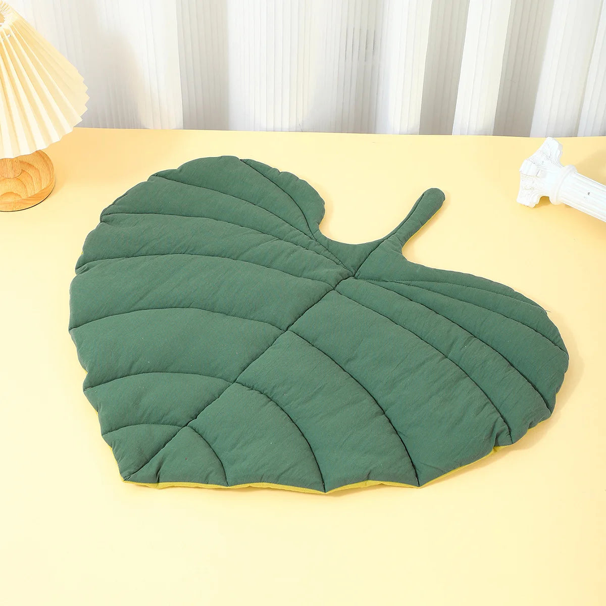 Leaf Shape Pet Mat Cotton Thickened Cat Dog Bed Cushion Four Season Soft Sleeping Pad for Crate Kennel Sofa Floor Use
