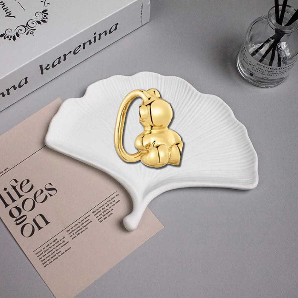 New Spanish original brand light luxury exquisite heart-shaped earrings with inlaid jewelry, birthday gift, cat accessories