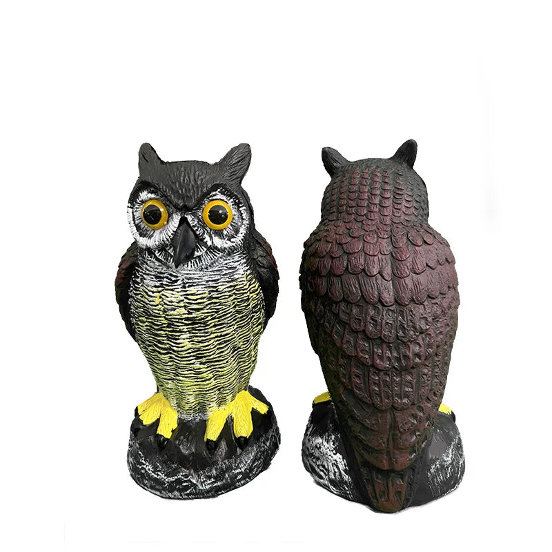Simulated owl outdoor gardening bird-scaring and rat-repelling decorative item, a shaking animal resin owl handicraft