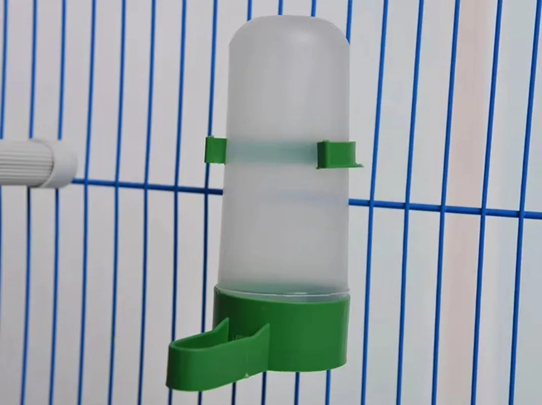1Pc Bird Feeder Waterer Drinker Pet Clip for Bird Feeder Parrot Pet Water Dispenser Agricultural Equipment (size:M/L)