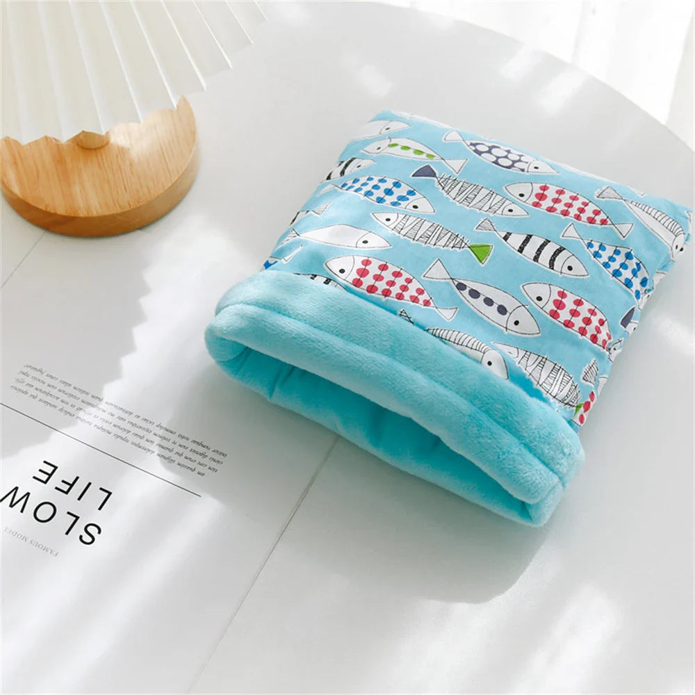 Cartoon Flower Santa Claus Guinea Pig Sleeping Bags Soft Cotton Hedgehog Rat Cage Pet Rest House Hut Tent Hamster Accessories
