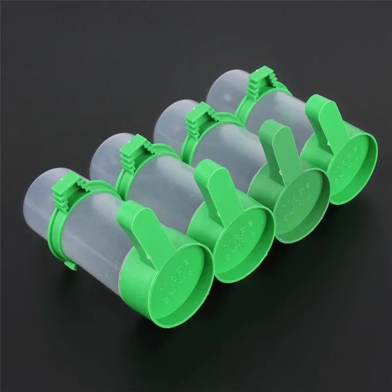 1Pc Bird Feeder Waterer Drinker Pet Clip for Bird Feeder Parrot Pet Water Dispenser Agricultural Equipment (size:M/L)