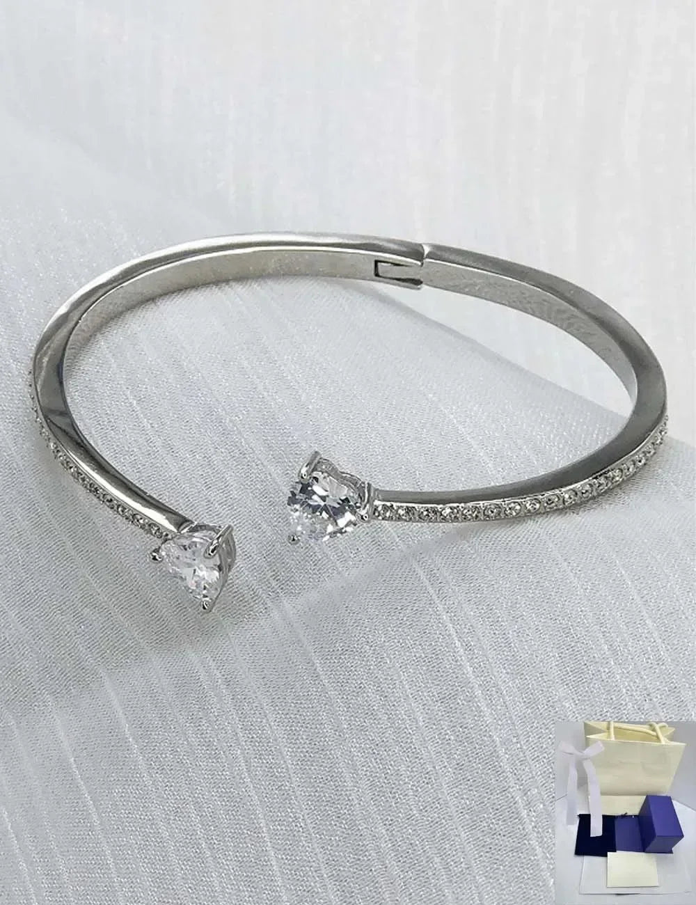 cat Fashion jewelry new product ATTRACT SOUL HEART bracelet exquisite white heart-shaped women's high-end gift