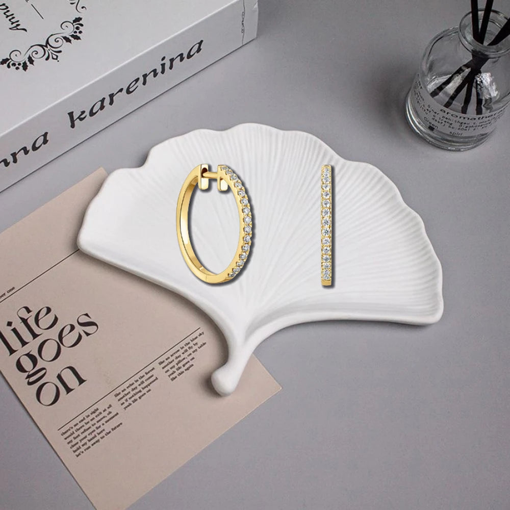 New Spanish original brand light luxury exquisite heart-shaped earrings with inlaid jewelry, birthday gift, cat accessories
