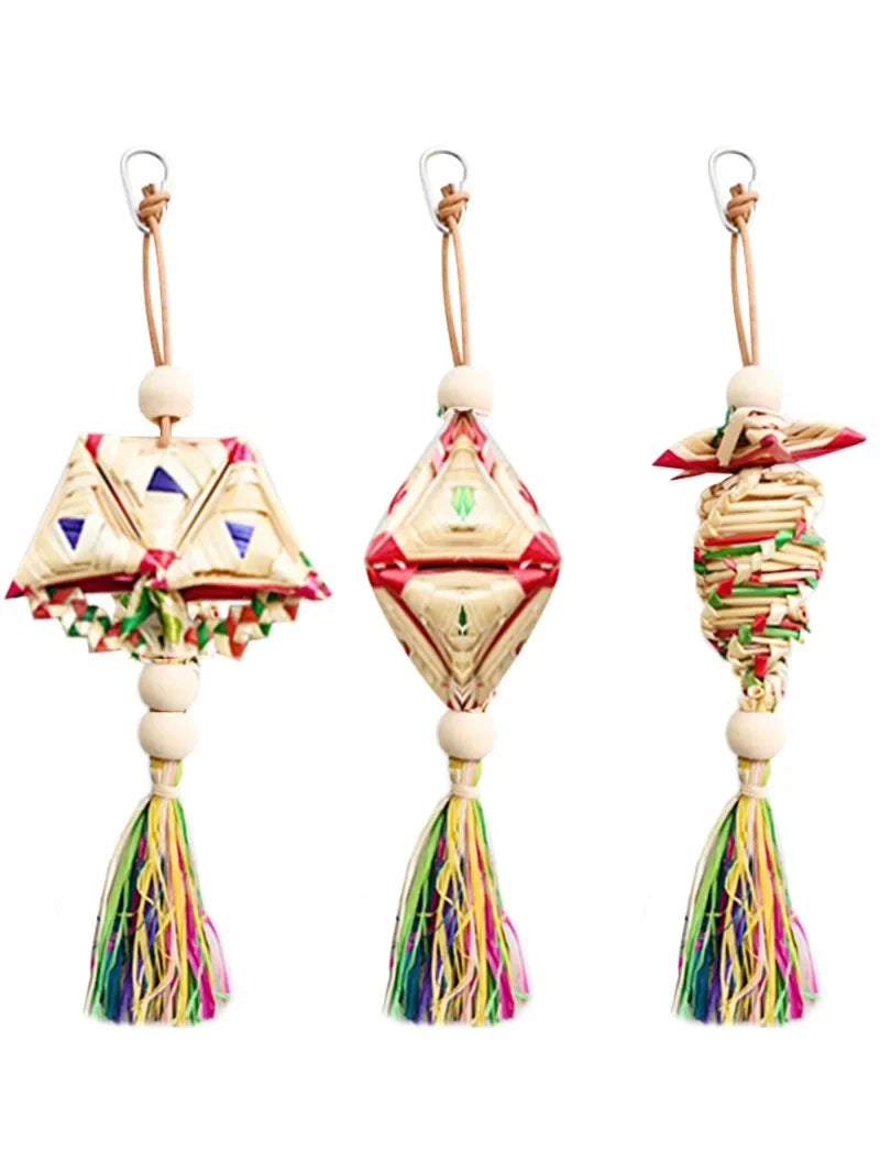1 Pcs Pet Parrot Bird Chew Toys Handmade Natural Straw  Chewing Bite Hanging Cage Bell Swing Climb Playing Pendant