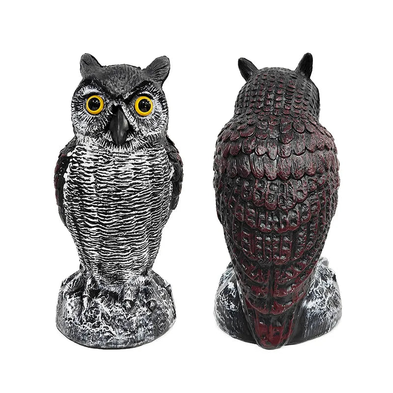 Simulated owl outdoor gardening bird-scaring and rat-repelling decorative item, a shaking animal resin owl handicraft