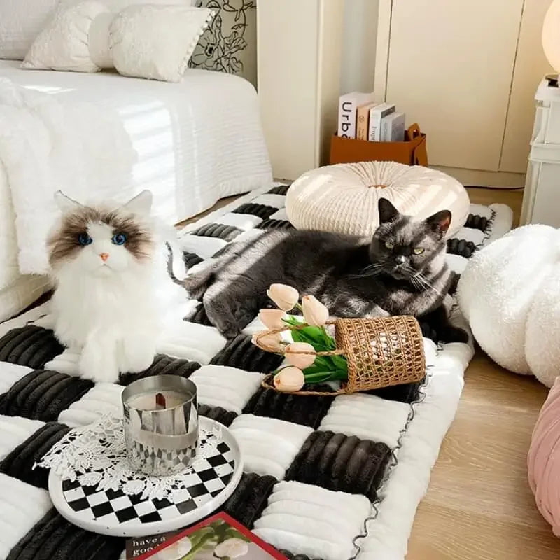 Warm Pet Plush Blanket, Available Mattress for Cats and Dogs, Non-Slip Washable, Sofa Floor Protector for Cats and Dogs