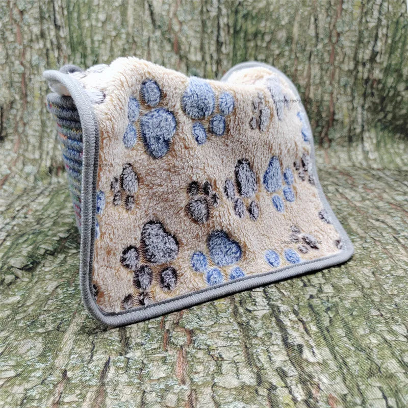 Hamster Guinea Pig Blanket Small Pet Item Soft Warm Bed Sleep Mat Flannel Fleece Pad for Rabbit Hedgehogs Small Pet Accessories
